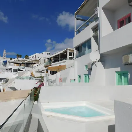 Caldera Suites Fira (Santorini)
