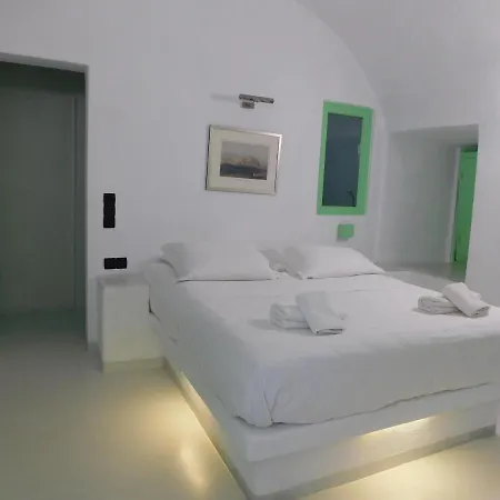Caldera Suites *