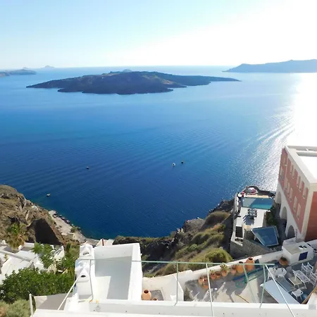 Caldera Suites Fira (Santorini)