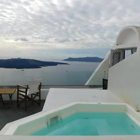 Caldera Suites Fira (Santorini)